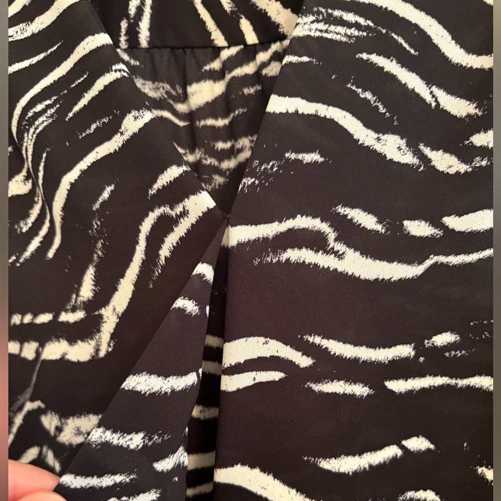NWT I.N.C. International Concepts Tiger Stripe Blouse - Picture 3 of 8
